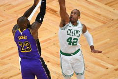 lakers_at_celtics_250308_12