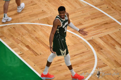 bucks_at_celtics_241028_69