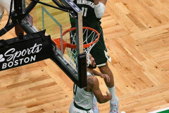 bucks_at_celtics_241028_71