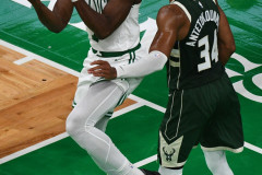 bucks_at_celtics_241028_74