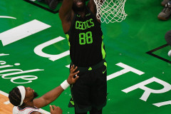 sixers_at_celtics_250306_82