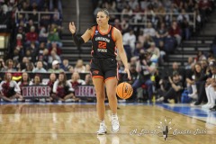 ALBANY, NEW YORK – MARCH 31: Oregon State guard TALIA VON OELHOFFEN (22) sets up her team during the 2024 NCAA Women’s Basketball Tournament Albany 1 Regional Final at MVP Arena on March 31, 2024, in Albany, N.Y.  (Scotty Rausenberger/A Lot of Sports Talk)