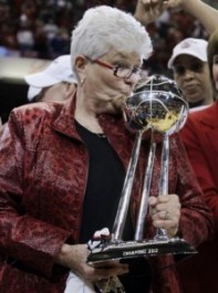 Women's Basketball Hall of Famer Lin Dunn hopes to end her coaching career with another WNBA title ((AP)