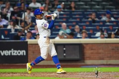 NEW YORK — JULY 29: New York Mets shortstop Francisco Lindor (12) hits a single during the eighth inning against the Minnesota Twins at Citi Field on July 29, 2024, in New York, New York. (Gregory Fisher/A Lot of Sports Talk)