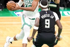 JER_NBAplayoffs_BucksVs.Celtics_Round2Game2_5.4.22-12-2