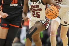ALBANY, NEW YORK – MARCH 31: South Carolina guard RAVEN JOHNSON (25) pushes the ball up-court during the 2024 NCAA Women’s Basketball Tournament Albany 1 Regional Final at MVP Arena on March 31, 2024, in Albany, N.Y.  (Scotty Rausenberger/A Lot of Sports Talk)